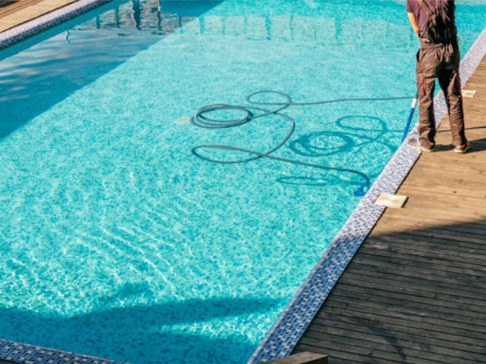 Rehabilitación de piscina.