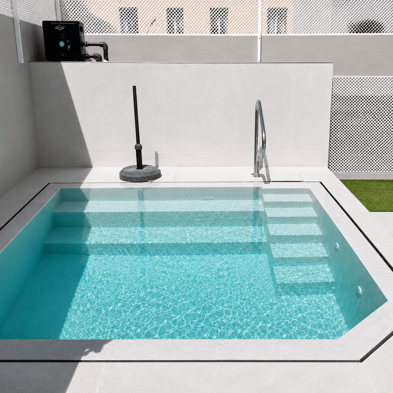 Construcción de piscina desbordante en Málaga